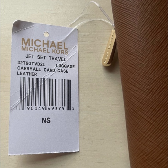 Michael Kors Carryall Flap Card Case Wallet Leather - Picture 7 of 7